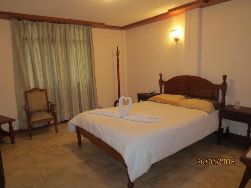 Hotel Cumanda Alfaro Екстериор снимка