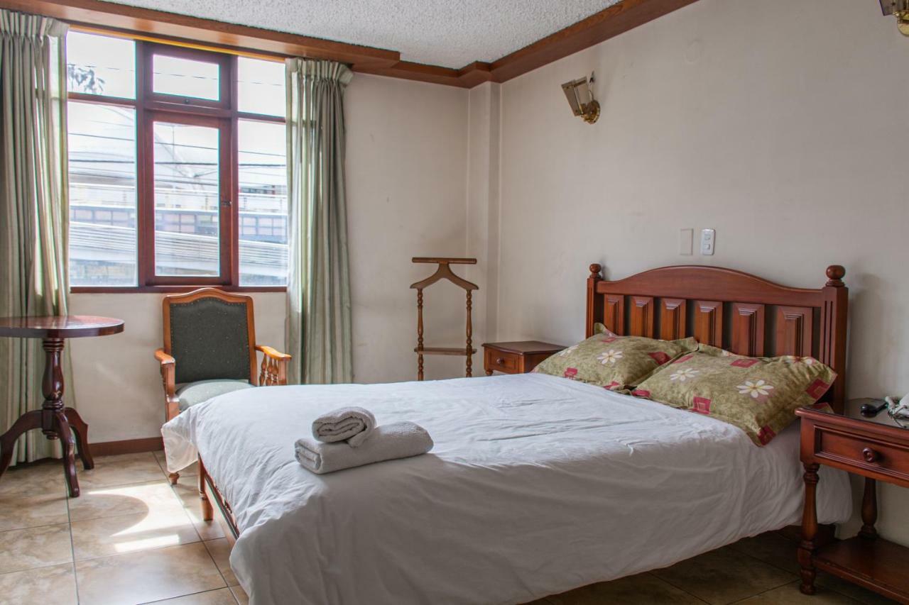 Hotel Cumanda Alfaro Екстериор снимка