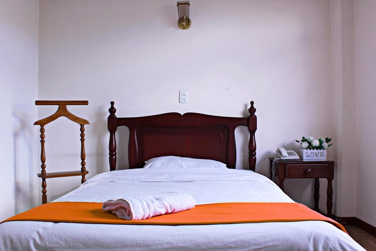 Hotel Cumanda Alfaro Екстериор снимка