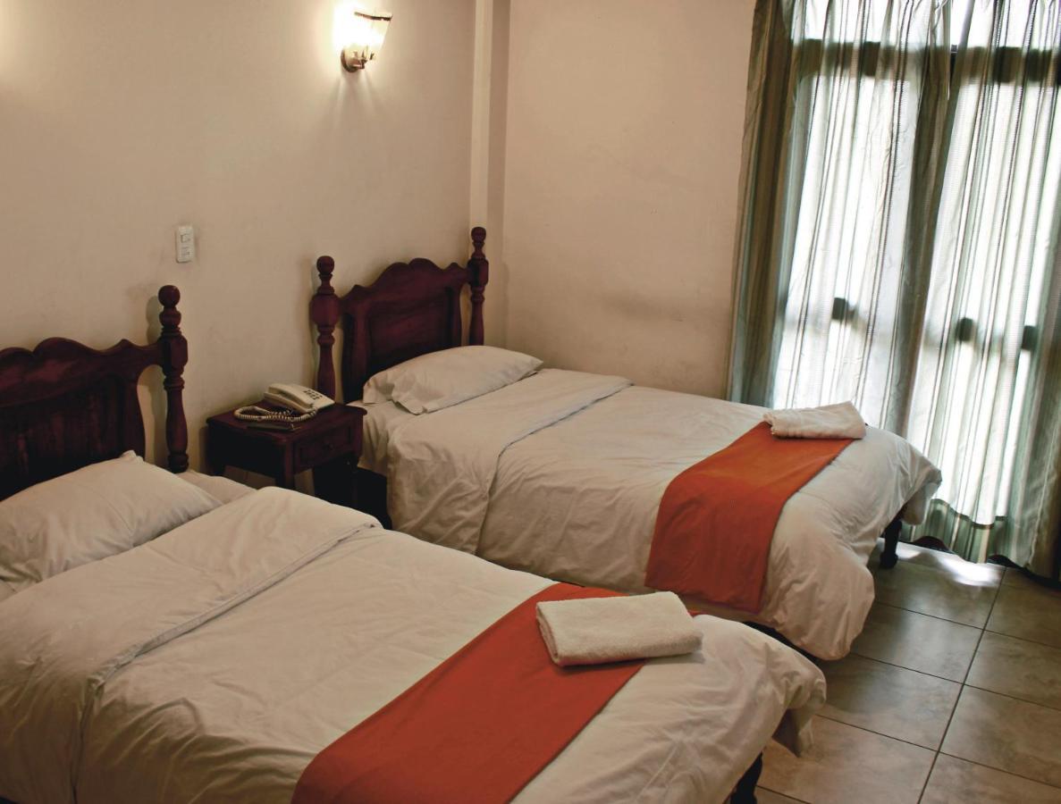 Hotel Cumanda Alfaro Екстериор снимка